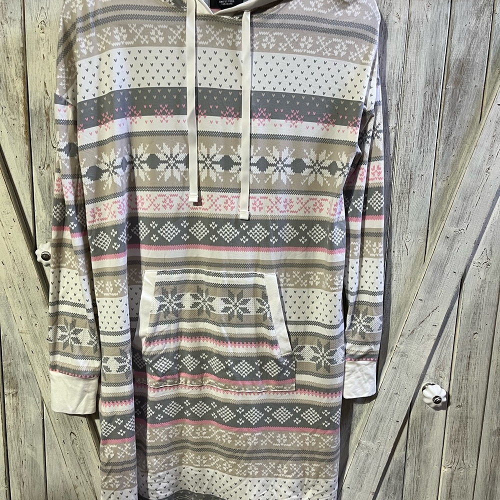 Simply Vera ladies like new Adorable soft hoodie!! - Picture 3 of 3